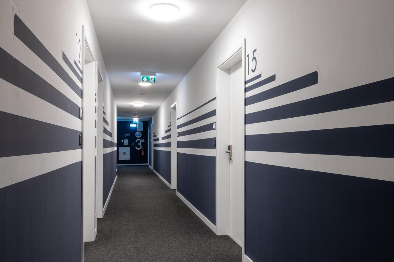Zzzpace Smart-Hotel Bielefeld Zentrum Exterior photo